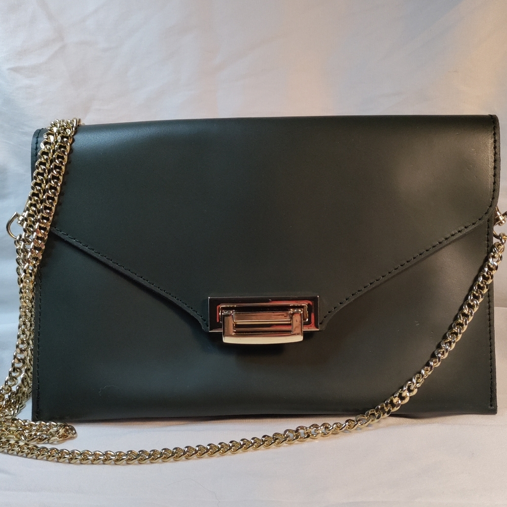 Forest green handbag with gold chain strap